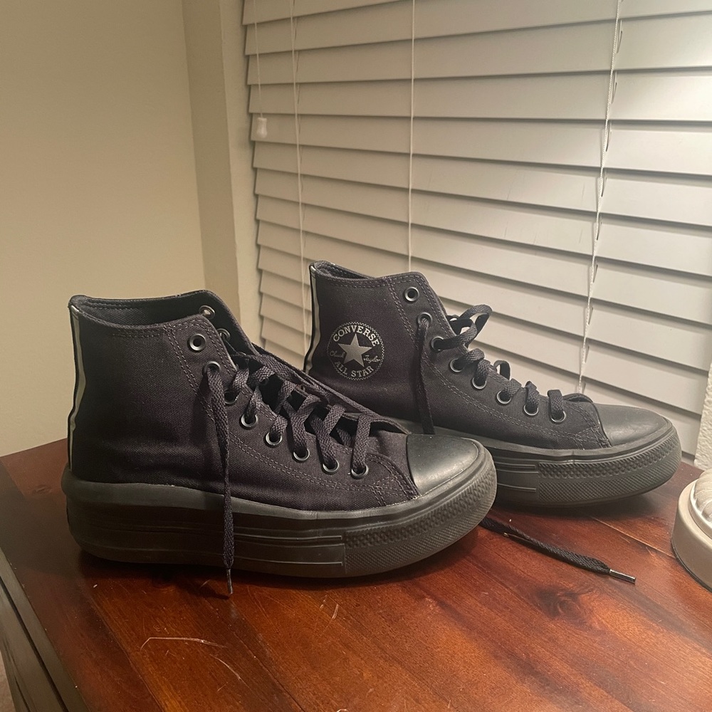 BLACK platform converse
